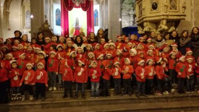 Photo of Novena di Natale inaugurata in città dalle voci di 120 piccoli Babbo Natale