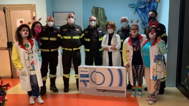 Photo of I vigili del fuoco donano un televisore ai bambini del reparto di Pediatria dell’ospedale di Enna