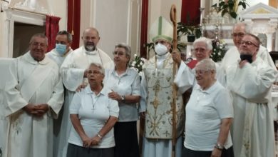 Photo of IL SALUTO DI ENNA ALLE SUORE DELL’OSPEDALE